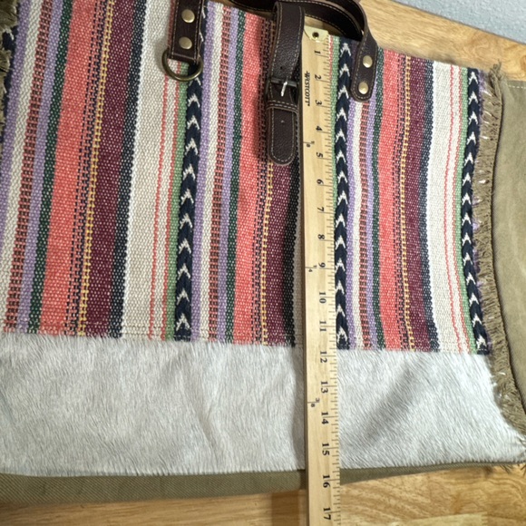 Myra Bag Myra Pastel Hues Weekender Bag - Picture 7 of 16